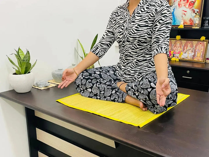 Dharba Grass Yoga Mat (2 x 2 ft) – Sacred, Natural & Energy-Purifying Mat